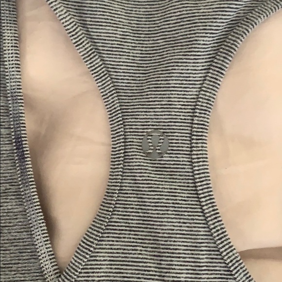 Lululemon Tank Size 4 - Picture 2 of 2